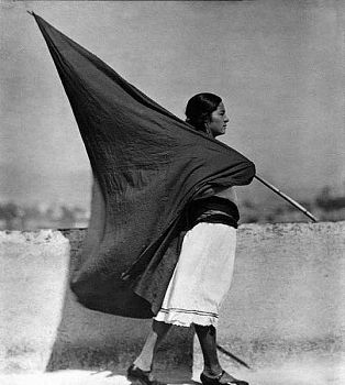 UNA VITA FRA DUE MONDI, Tina Modotti. Donna, Fotografa, Militante
