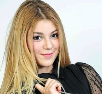Gaia Cardone, 13 anni, è attrice sul set del nuovo serial Tv “Metamorfosi della Camorra” di Michele Cucciniello.